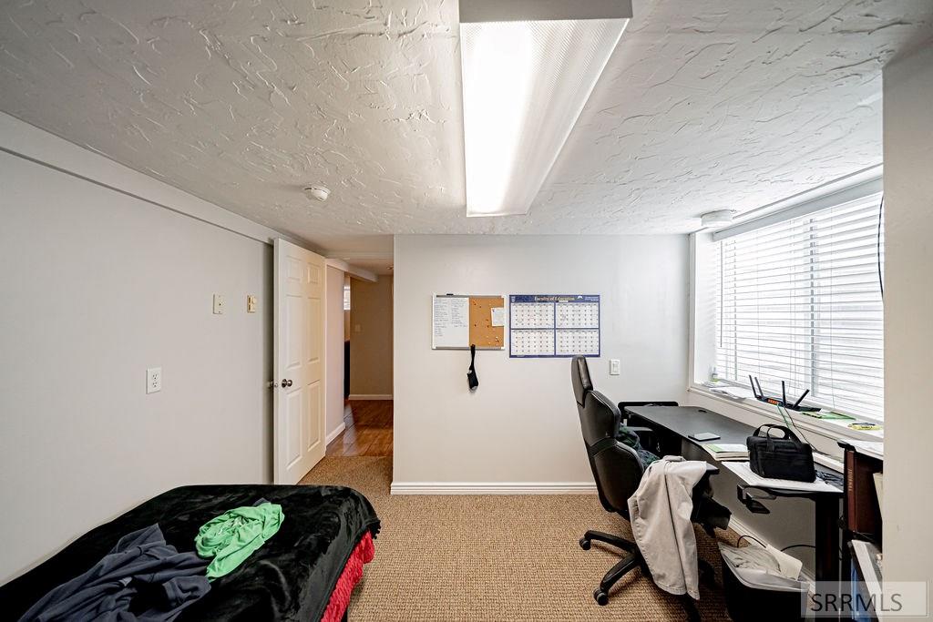 318 S 3rd W Property Photo 35