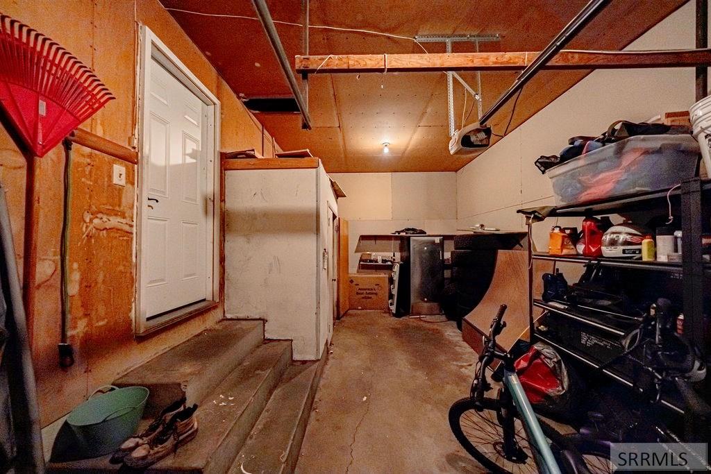 318 S 3rd W Property Photo 40