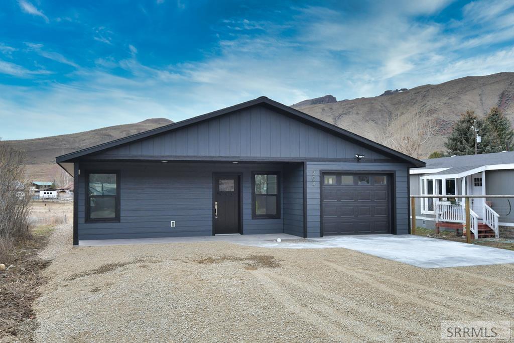 204 Sage Way Property Photo 1
