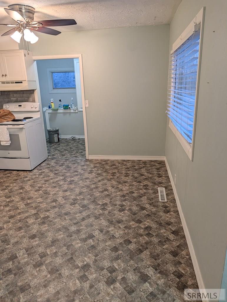 279 N 4100 E Property Photo 12