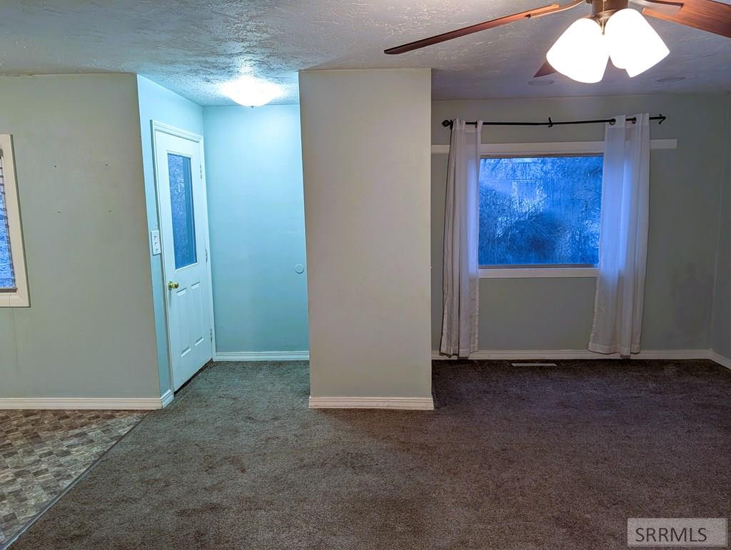 279 N 4100 E Property Photo 17