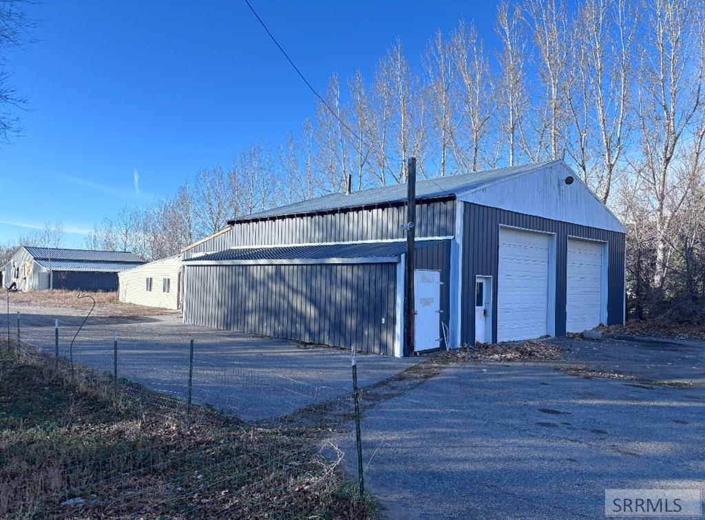 279 N 4100 E Property Photo 24