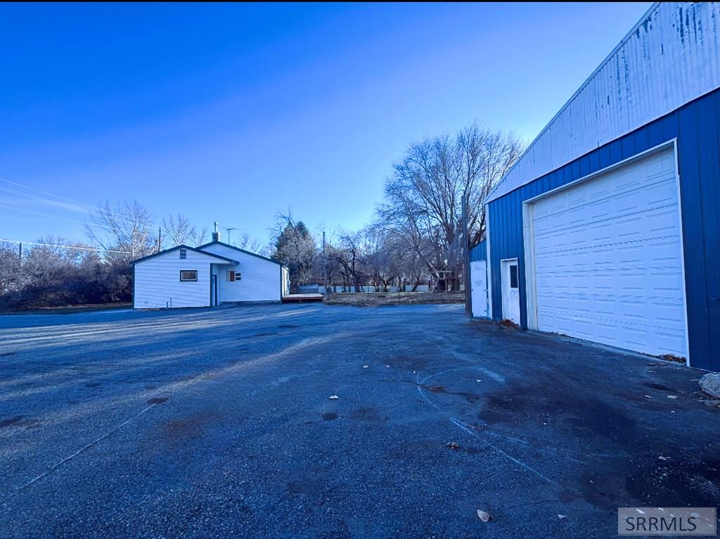 279 N 4100 E Property Photo 27