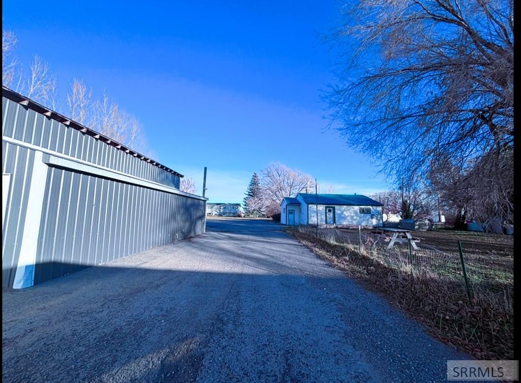 279 N 4100 E Property Photo 31