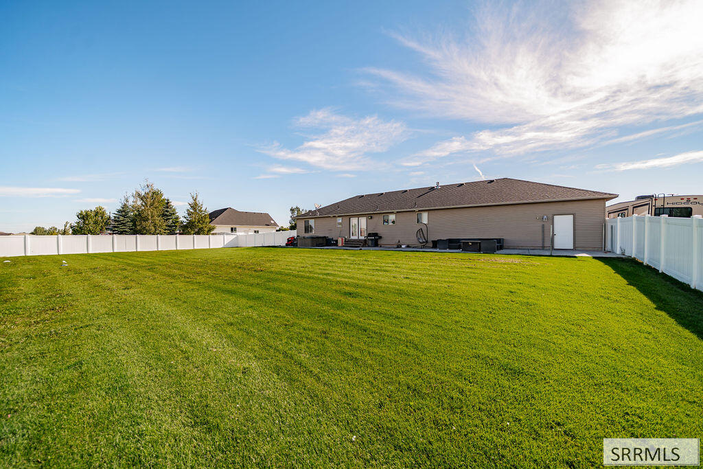 111 N 3962 E Property Photo 38
