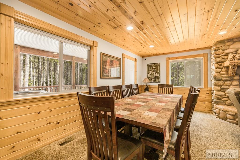 4448 Stone Run Property Photo 6