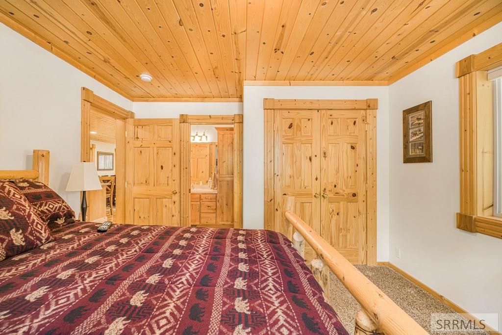 4448 Stone Run Property Photo 13