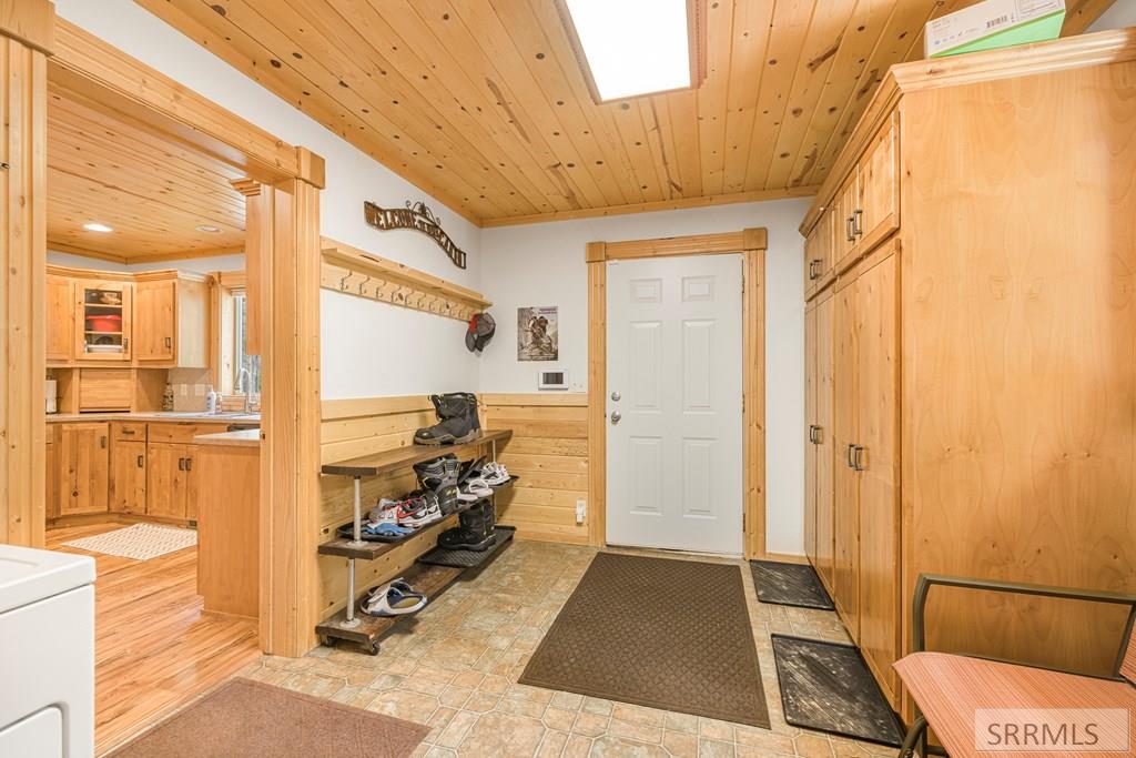 4448 Stone Run Property Photo 34