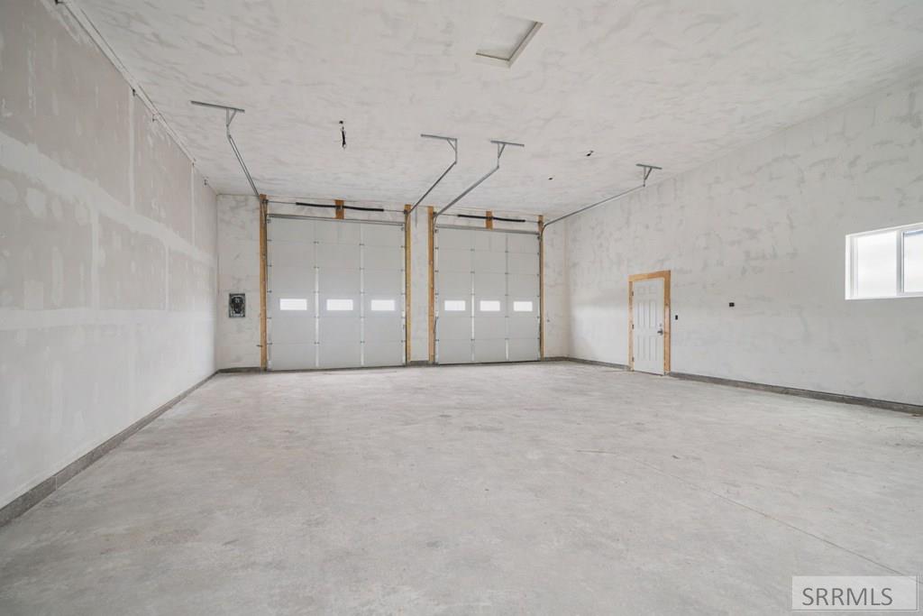 591 E Iona Road Property Photo 53