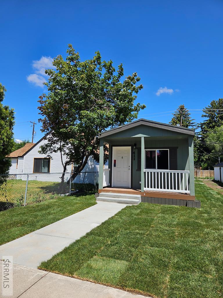 411 8th Street Property Photo 1