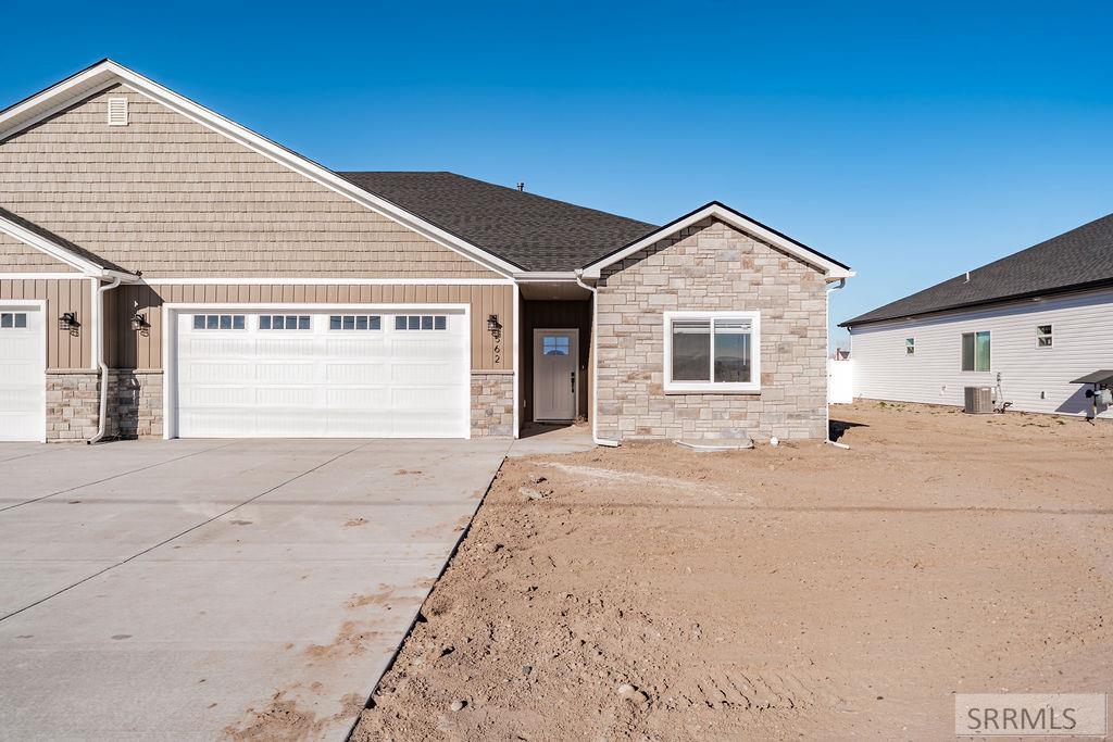 562 Zions St Property Photo 1