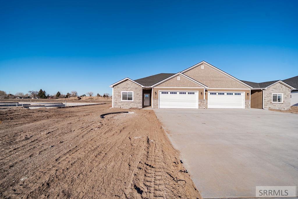 572 Zions St Property Photo 1