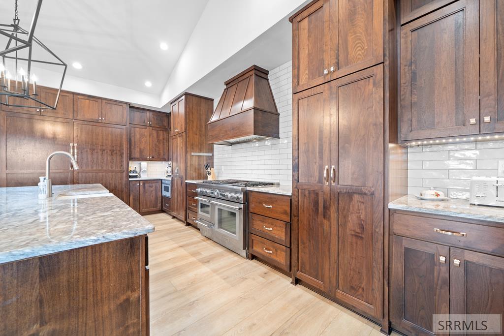 1171 N 1000 E Property Photo 11