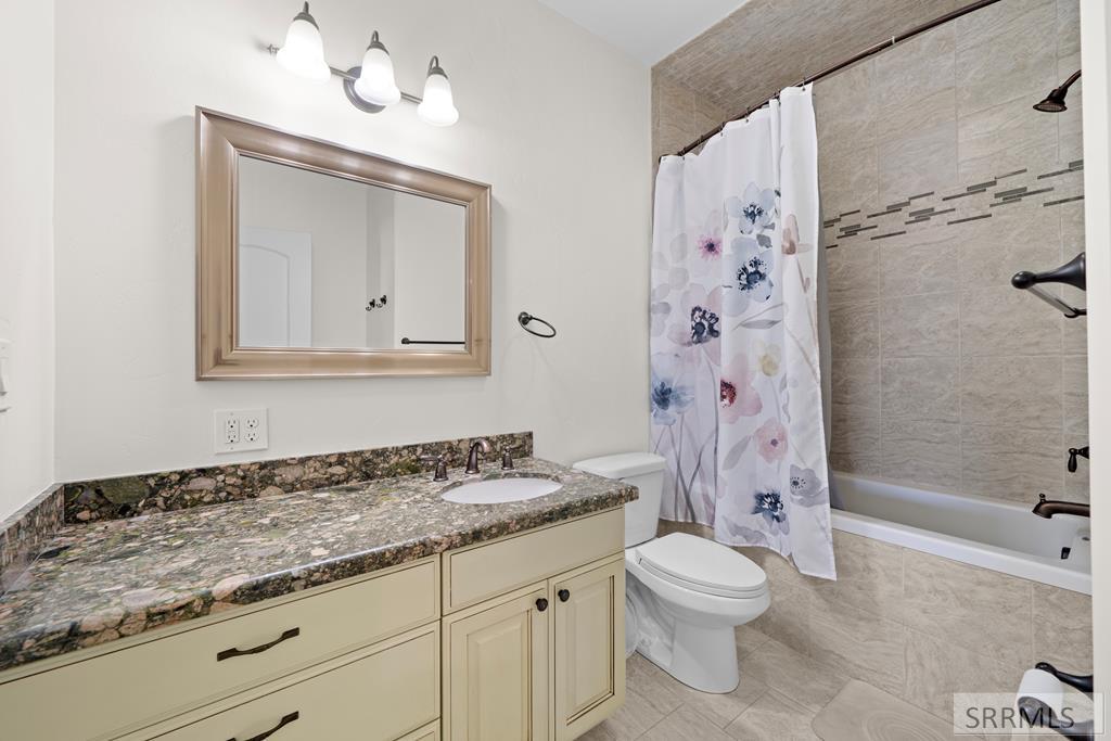 1171 N 1000 E Property Photo 44