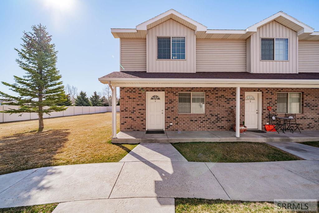 141 Robison Drive Property Photo 1