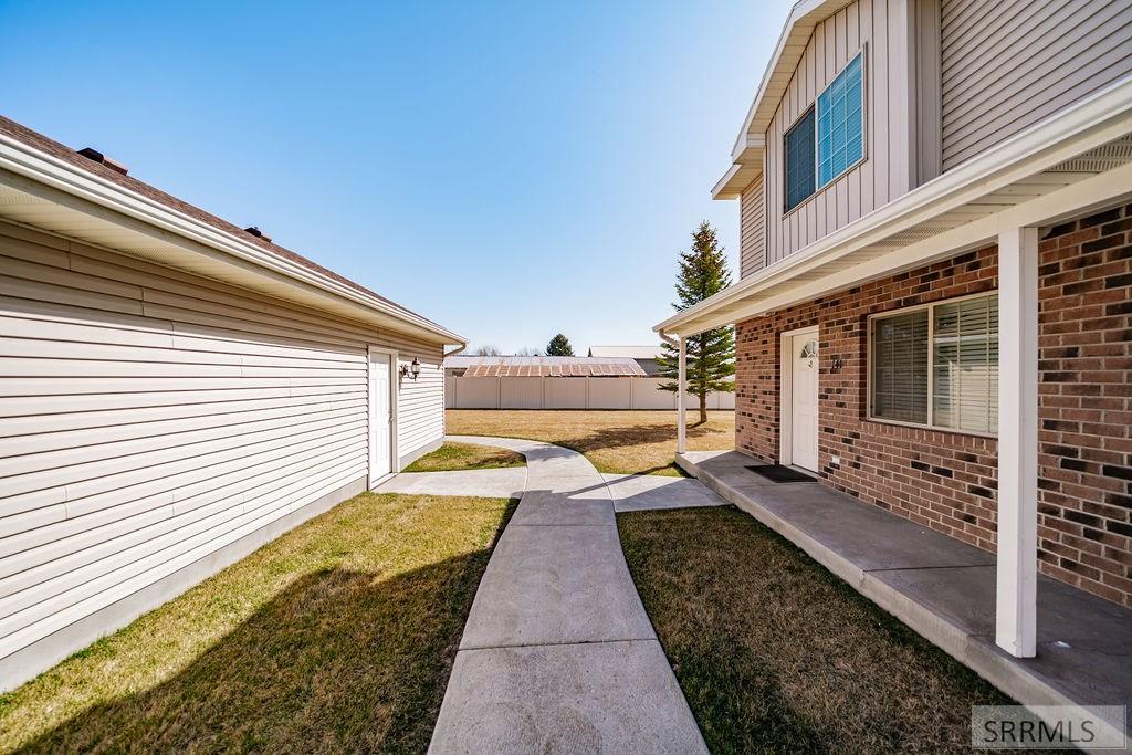 141 Robison Drive Property Photo 3