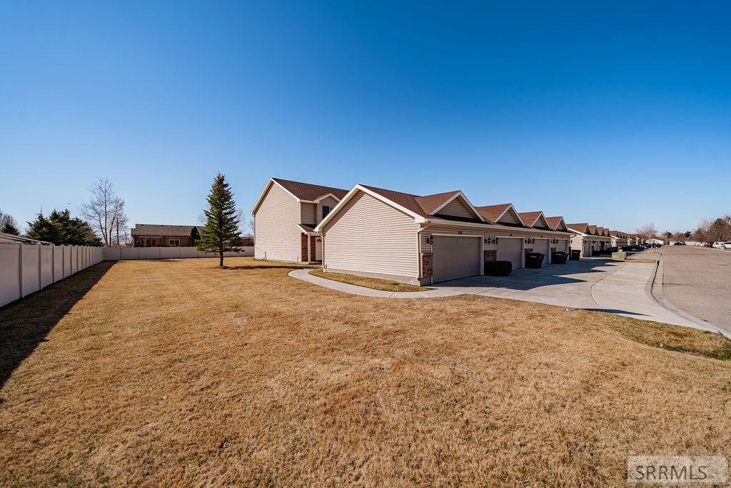 141 Robison Drive Property Photo 4