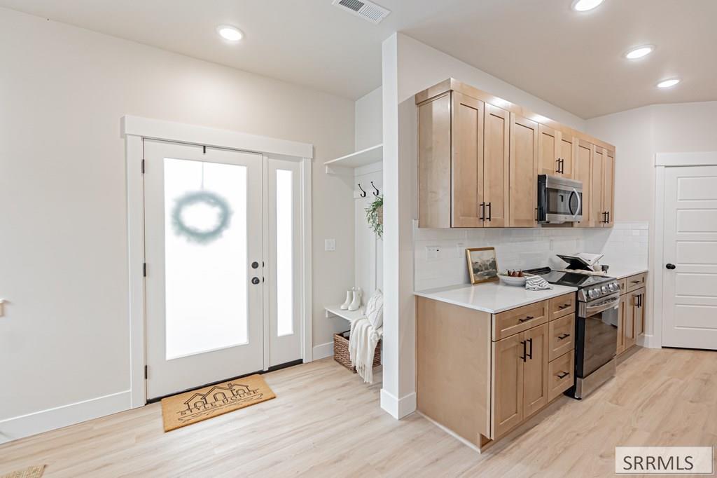 455 S Blue Spruce Avenue # 114 Property Photo 7