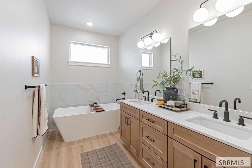 455 S Blue Spruce Avenue # 114 Property Photo 26