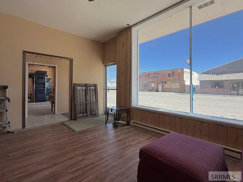 112 S Main Street Property Photo 7