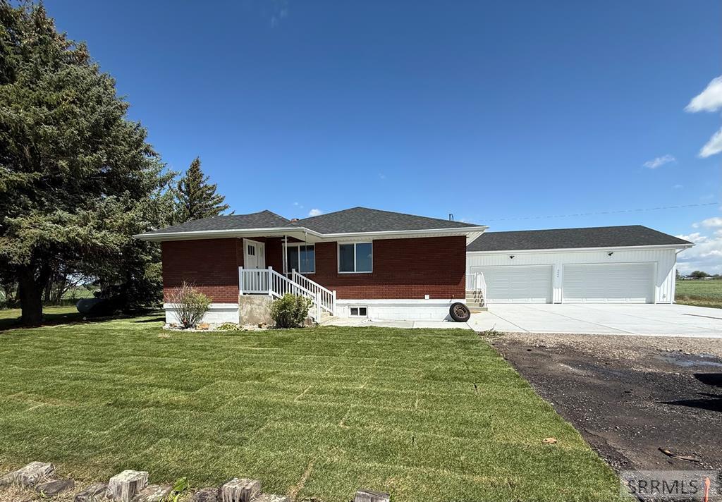 3442 E 2000 N Property Photo 1