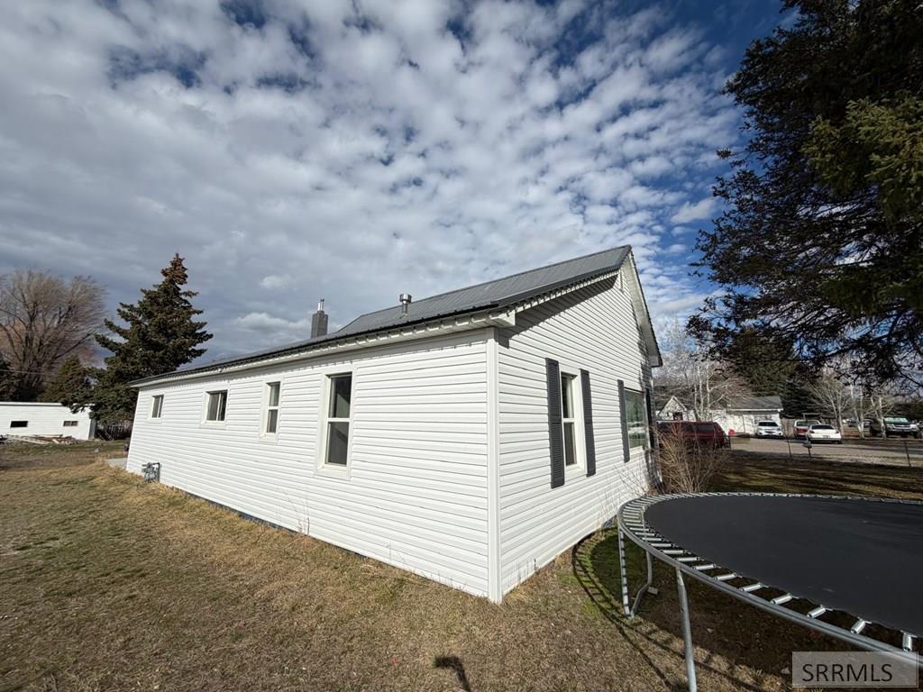 10819 37 E Property Photo 4
