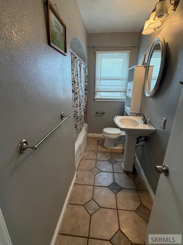 10819 37 E Property Photo 10