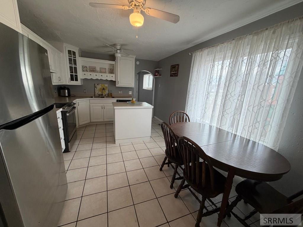 10819 37 E Property Photo 13
