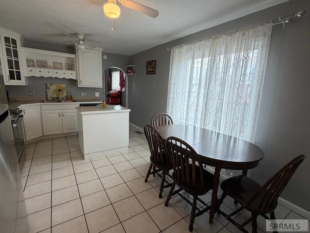 10819 37 E Property Photo 14