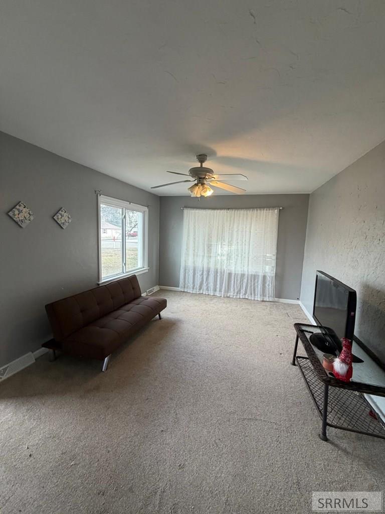 10819 37 E Property Photo 16