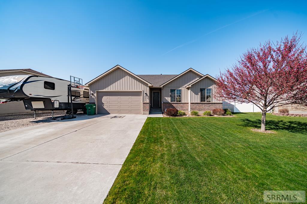 5215 Ryanne Way Property Photo 1
