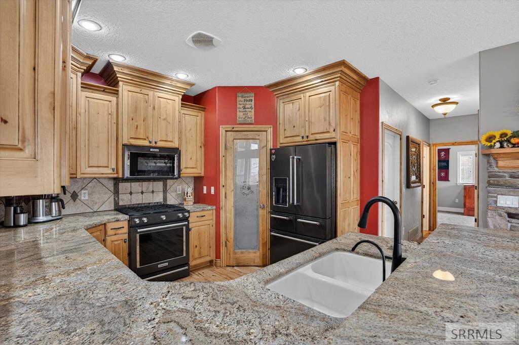 788 Creekside Circle Property Photo 16