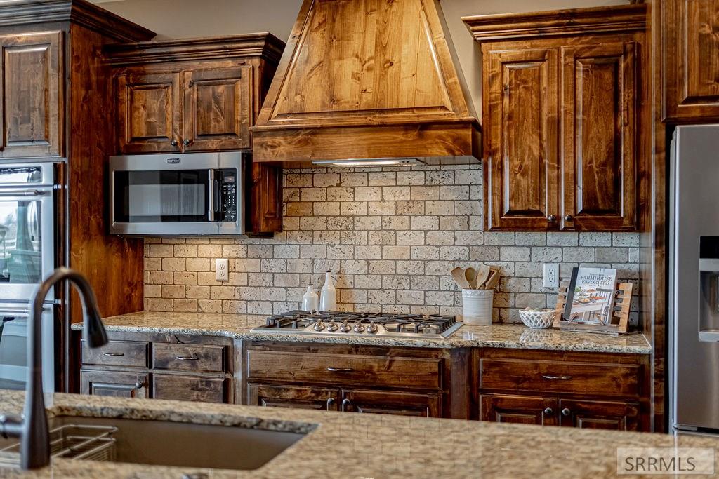 3843 E 446 N Property Photo 17