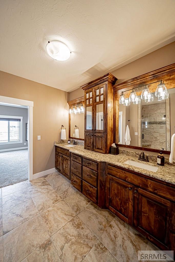 3843 E 446 N Property Photo 32