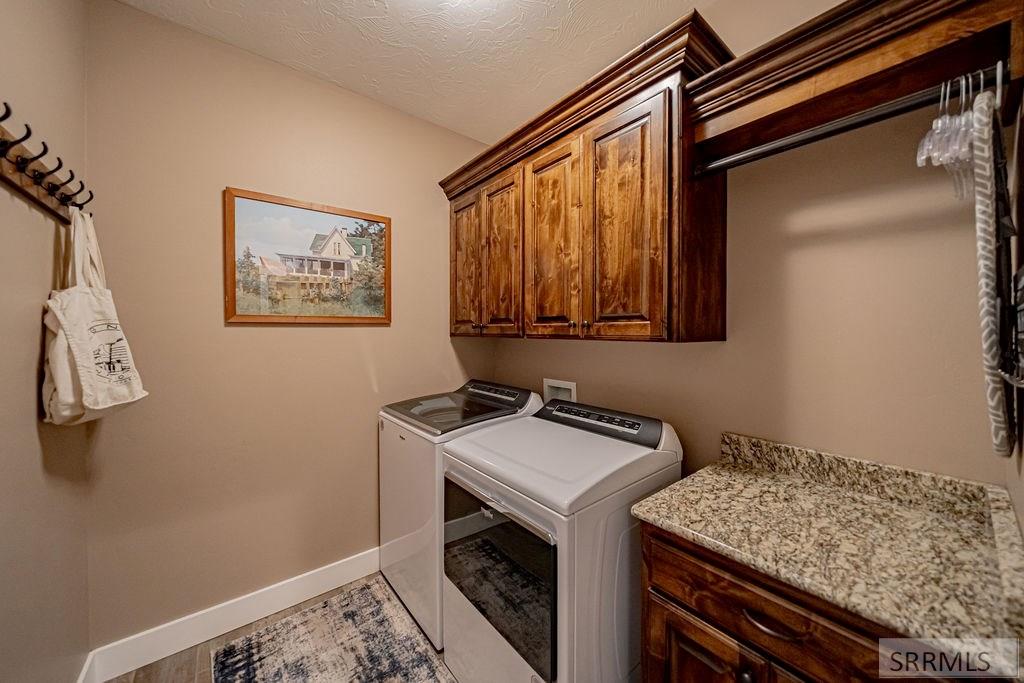 3843 E 446 N Property Photo 39