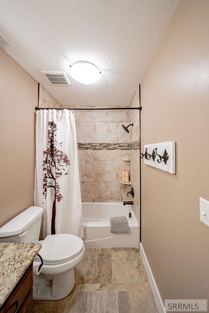 3843 E 446 N Property Photo 54