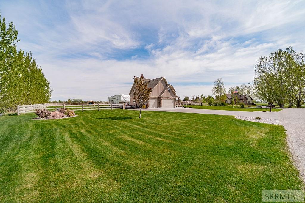 3843 E 446 N Property Photo 65