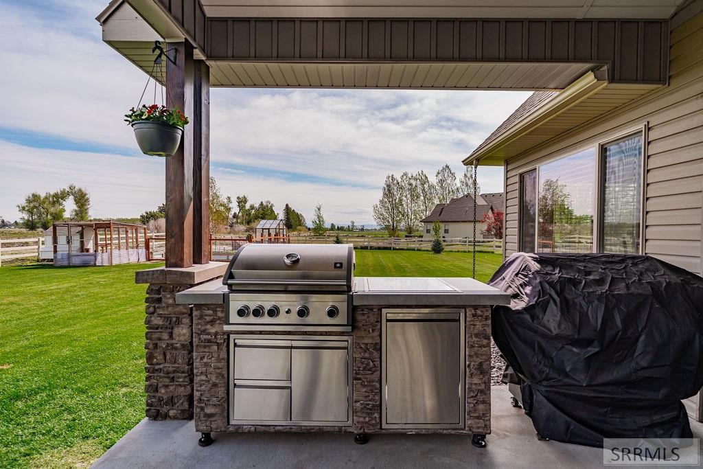3843 E 446 N Property Photo 82