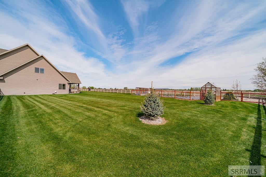 3843 E 446 N Property Photo 85