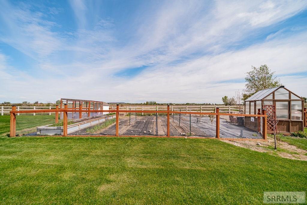 3843 E 446 N Property Photo 103