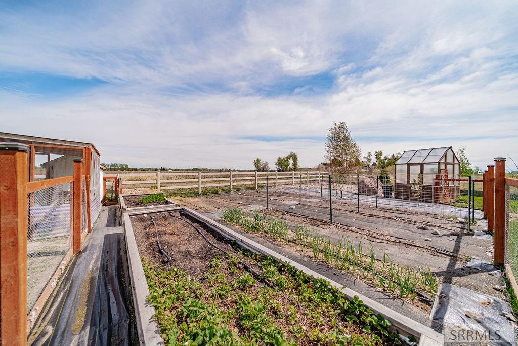 3843 E 446 N Property Photo 104