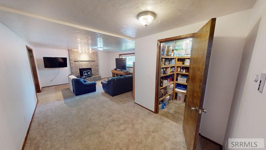 400 S 5th E Property Photo 25