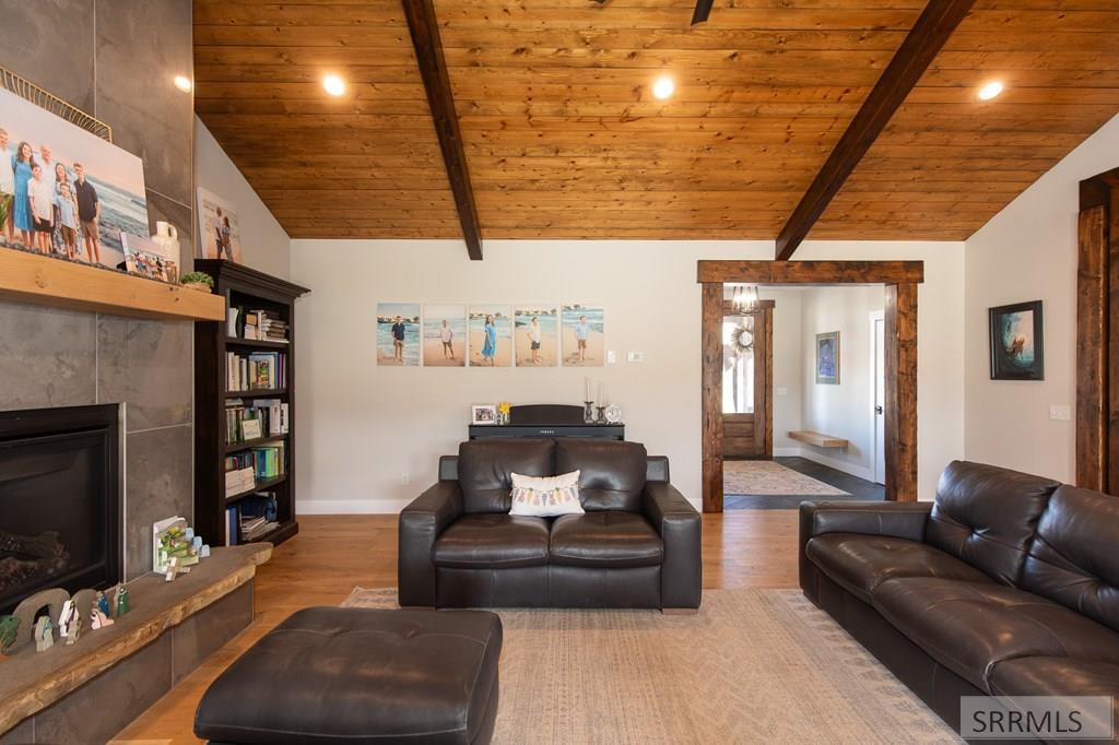 53 Black Hawk Drive Property Photo 7