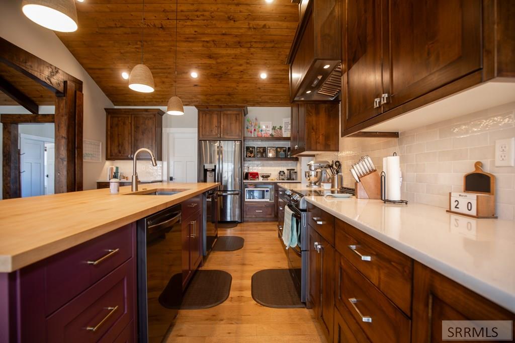 53 Black Hawk Drive Property Photo 16