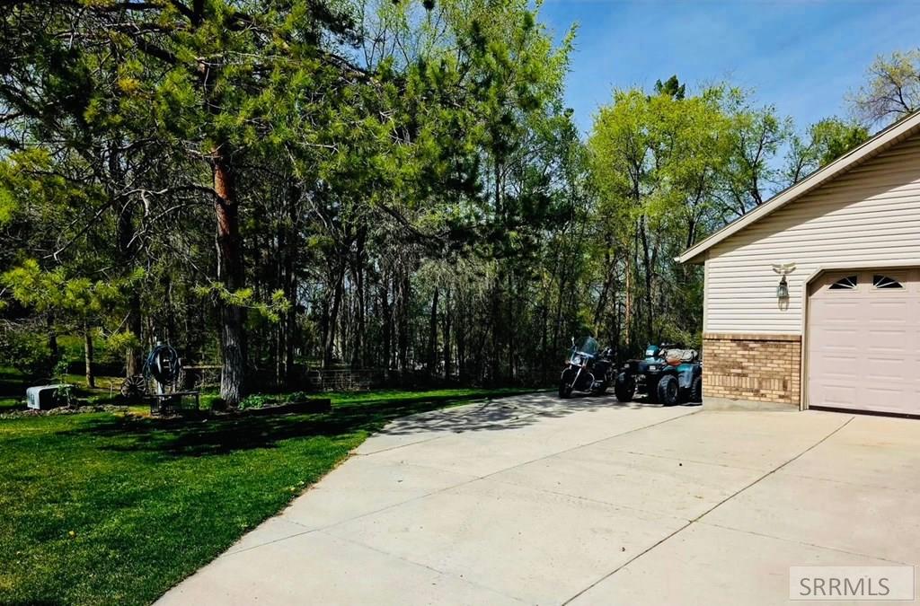1522 Sod Farm Road Property Photo 3