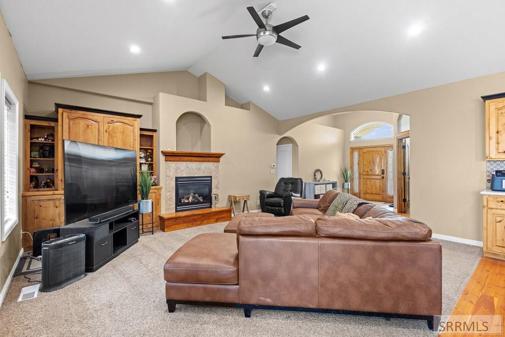 2917 Woodbridge Circle Property Photo 6