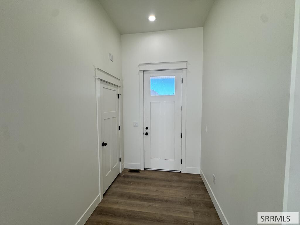 3032 Alexandre Drive Property Photo 5