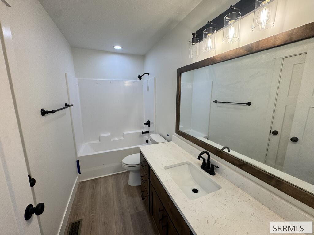 3032 Alexandre Drive Property Photo 16