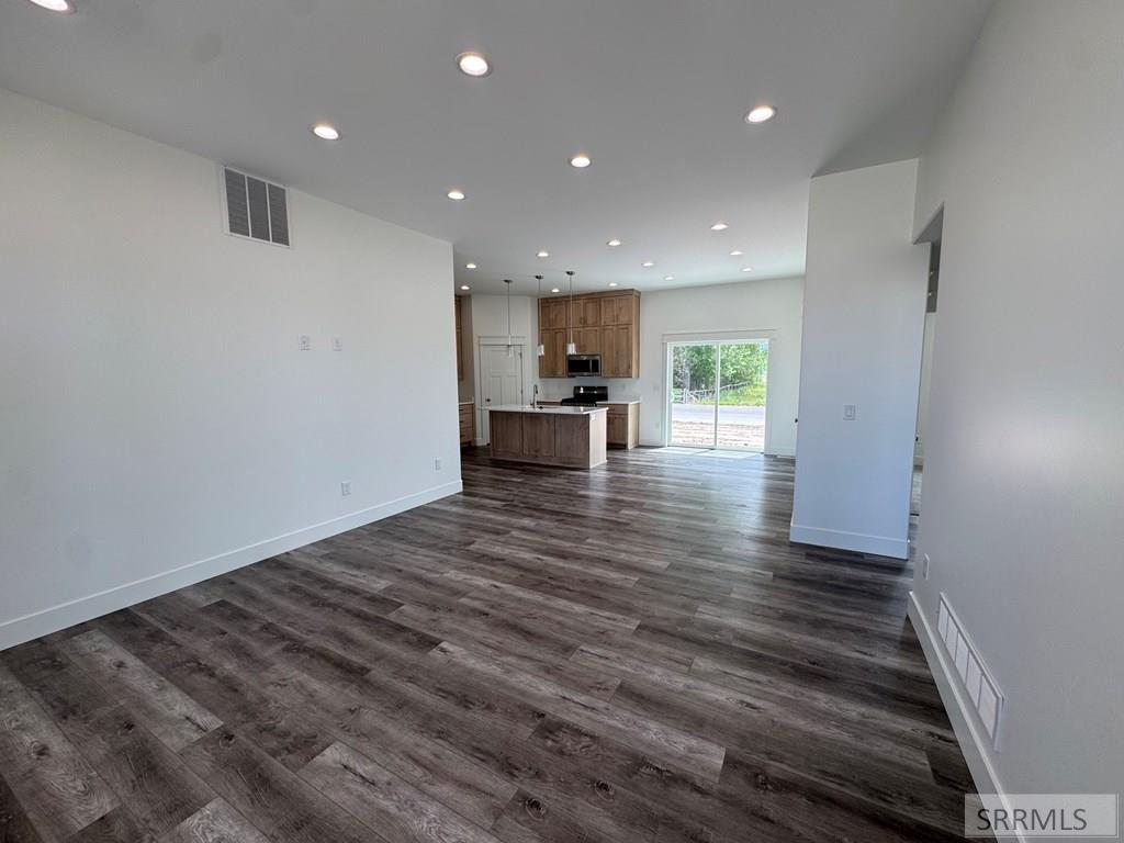 390 Wind River Circle Property Photo 5