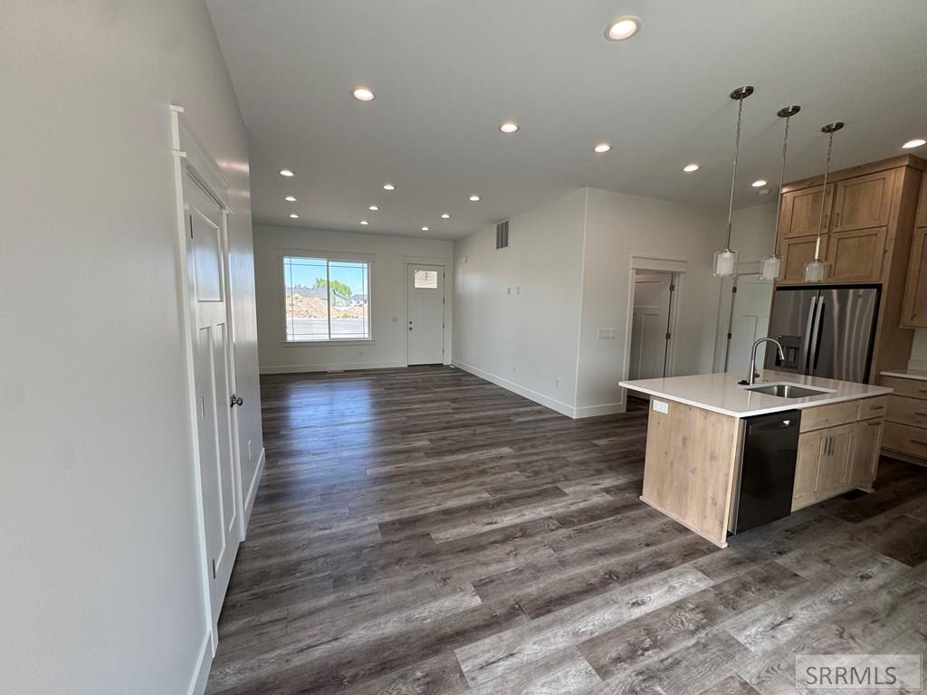 390 Wind River Circle Property Photo 6